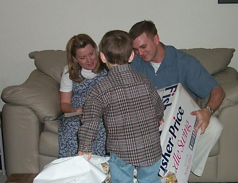 2000/01(January)/Katie_and_Justins_Baby_Shower/800x600_2000-01-22-845-Swing.JPG