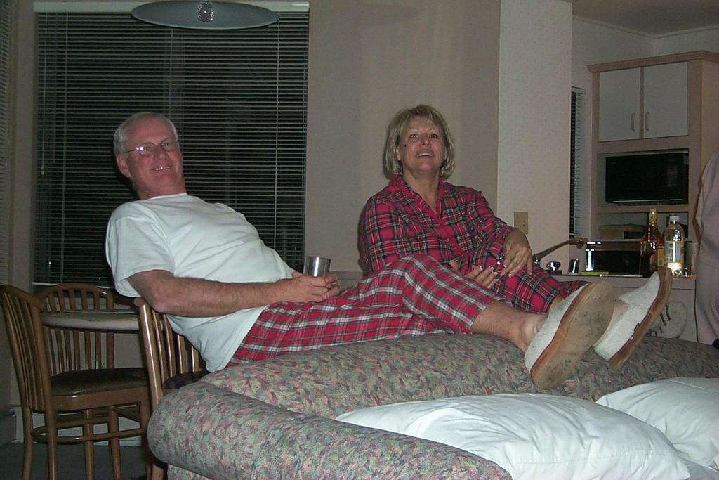 2000/01(January)/New-Years-in-Lake-Tahoe/1024x768_2000-01-01-745-Pajama-Twins.JPG