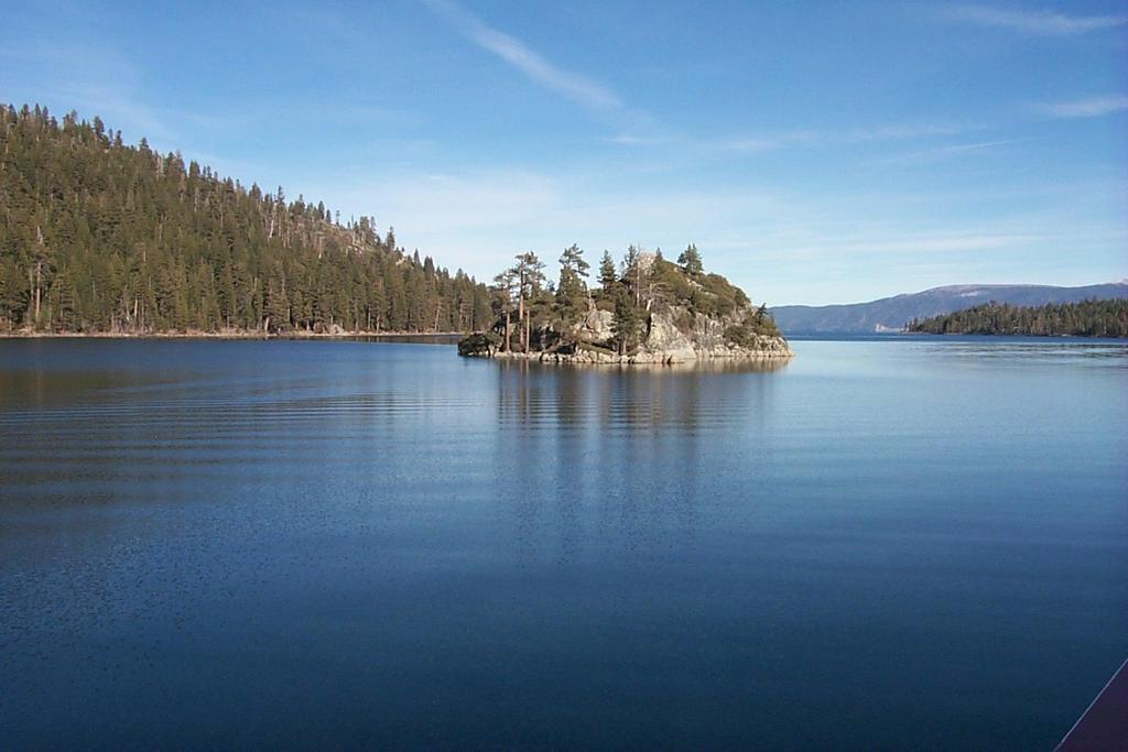 2000/01(January)/New-Years-in-Lake-Tahoe/1024x768_2000-01-03-759-Emerald-Bay.JPG
