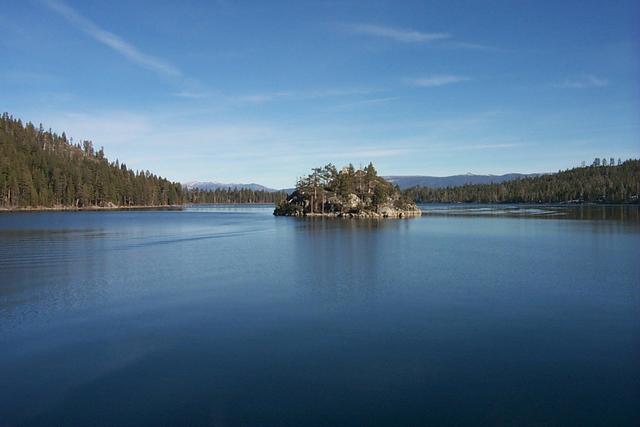 2000/01(January)/New-Years-in-Lake-Tahoe/640x480_2000-01-03-758-Emerald-Bay.JPG