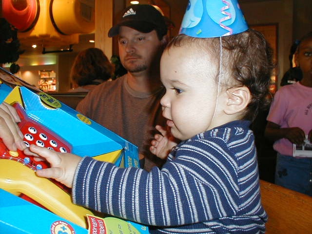2000/02(February)/Todd_Scotts_Children/640x480_2000-02-12-Alex-Todd'-Scott's-Son.JPG