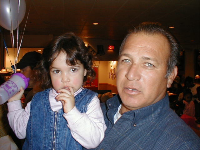 2000/02(February)/Todd_Scotts_Children/640x480_2000-02-12-Lyndsay-with-her-Great-Uncle-Gilbert.JPG