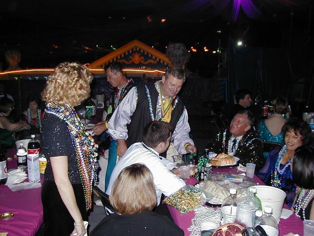 2000/03(March)/MardiGras/640x480_2000-03-05-20-extravaganza.JPG
