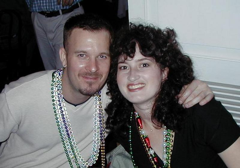 2000/03(March)/MardiGras/800x600_2000-03-02-44-Balcony-Party-Kevin-Susie.JPG