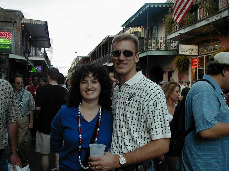 2000/03(March)/MardiGras/800x600_2000-03-03-Bourbon-Street-Travis-Susie.jpg