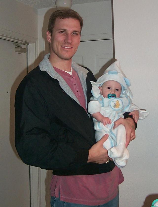 2000/03(March)/Vale_Andrew_Hildebrand_Arrives/640x480_2000-03-17-1270-Travis-Chance.JPG