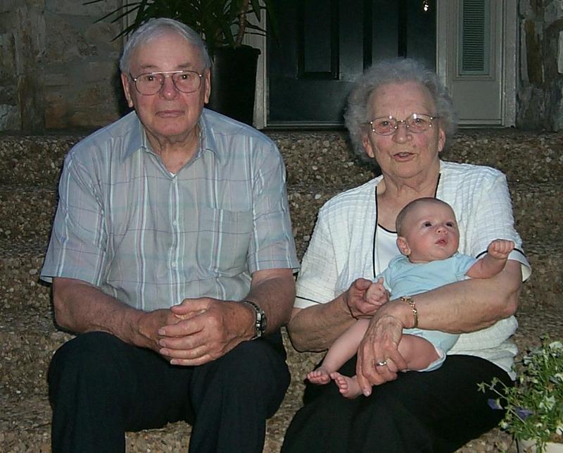2000-04-27-1392-Vale-Great-Granparents-Hildebranderations-Vale.JPG