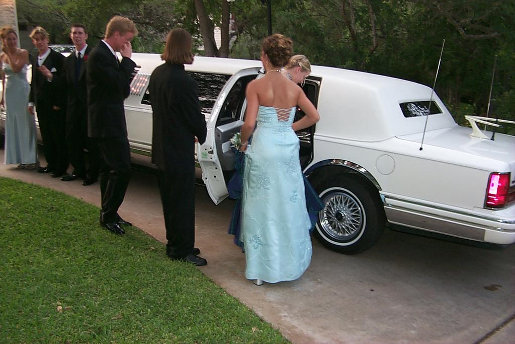 2000/04(April)/Westlake-Prom/1024x768_P0001433.JPG