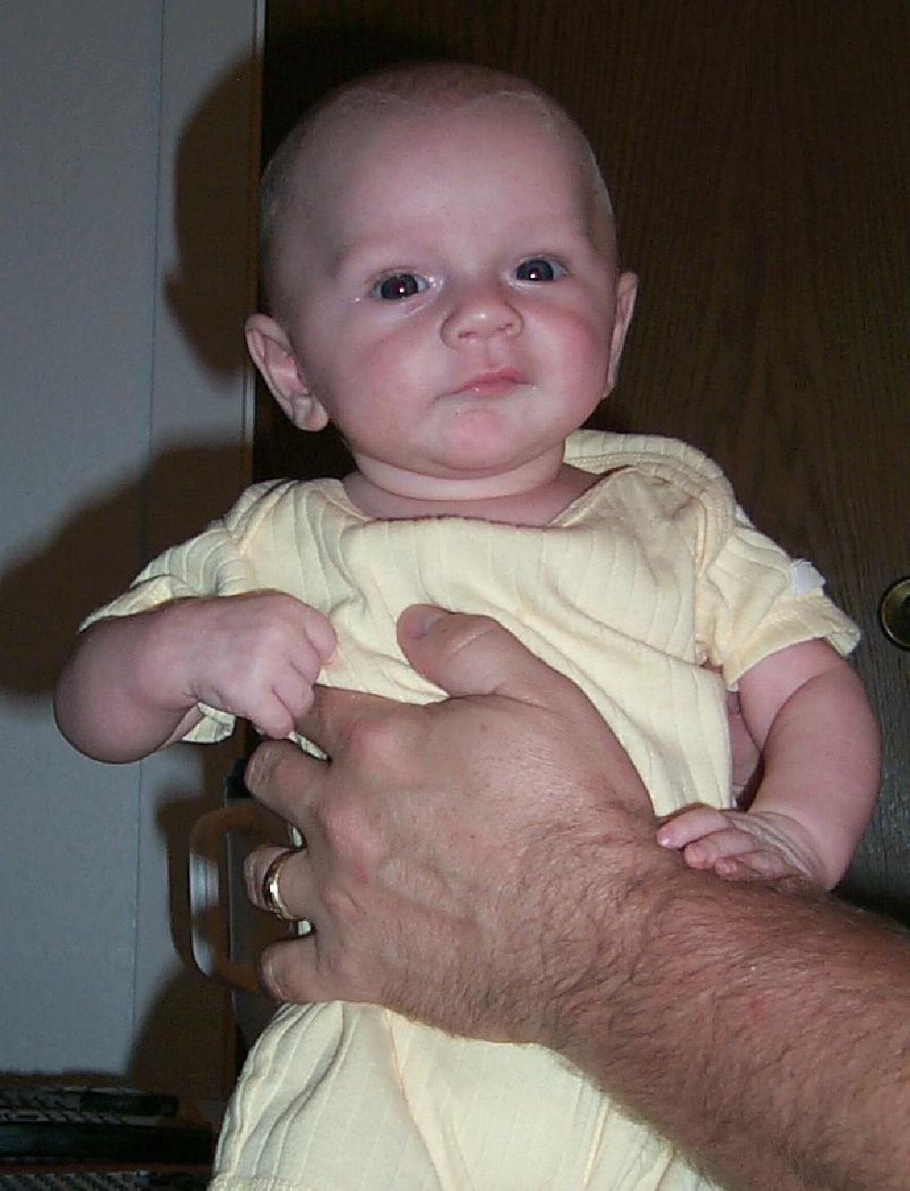 2000/05(May)/Mothers_Day/2000-05-13-1439-Vale-Visiting-Grampa.JPG