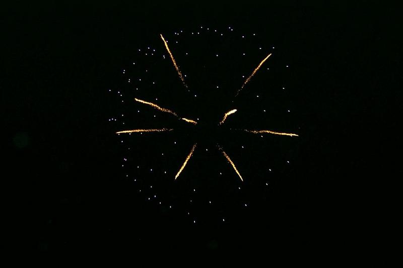 2000/07(July)/800x600_2000-07-03-1772-Lost-Creek-FireWorks.JPG