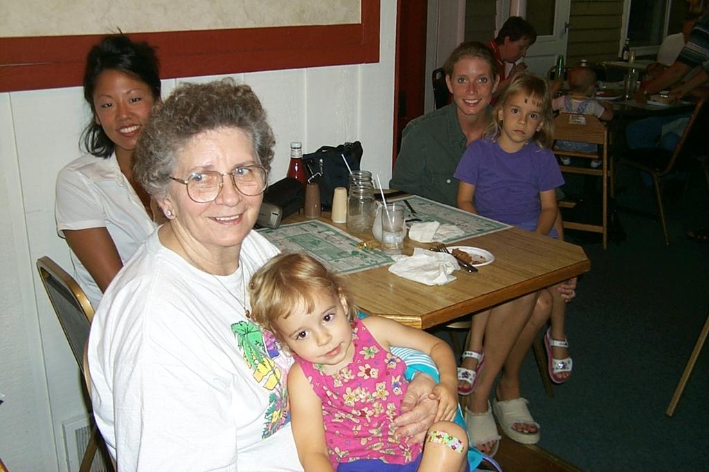 2000/08(August)/South_Dakota_Family/1024x768_2000-08-02-2013-Grandma-Scott-4-Granddaughters.jpg
