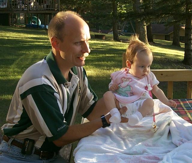 2000/08(August)/South_Dakota_Family/640x480_2000-08-01-1998-Dan-Genna-3-and-a-half-months.JPG
