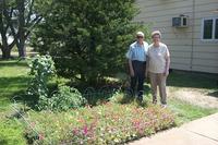 2000-07-30-1992-Gram-Gramp-Scott-Flowers.JPG