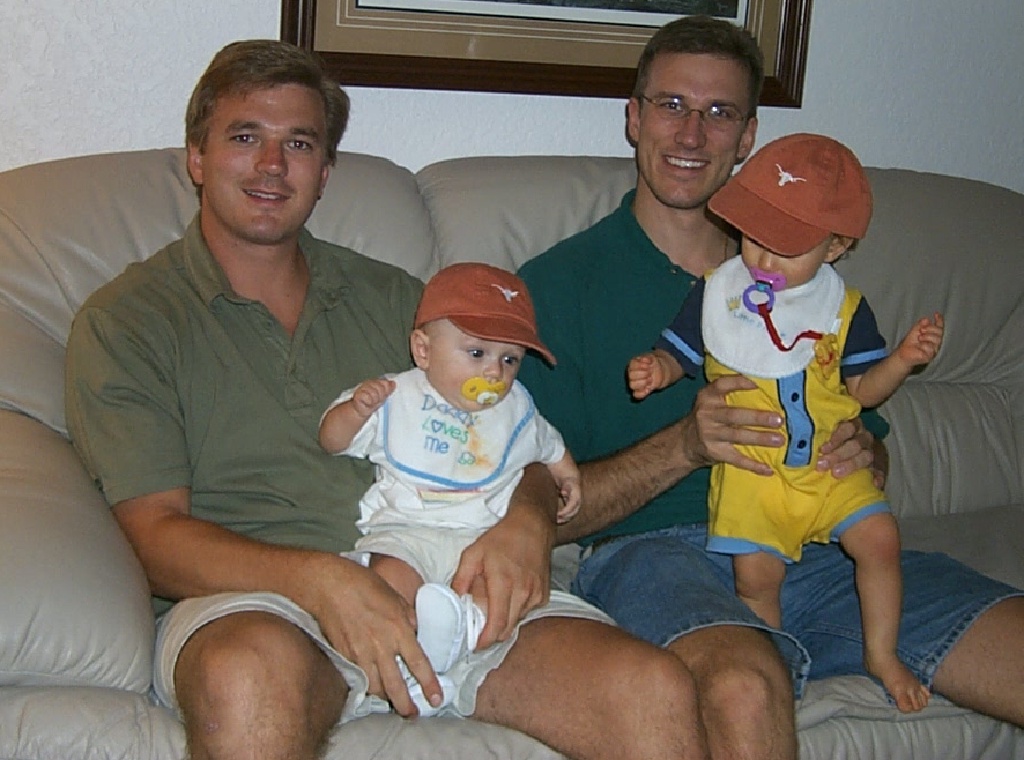 2000/08(August)/Travis_30th_Birthday/1024x768_2000-08-23-2144-New-Texas-Hats.JPG
