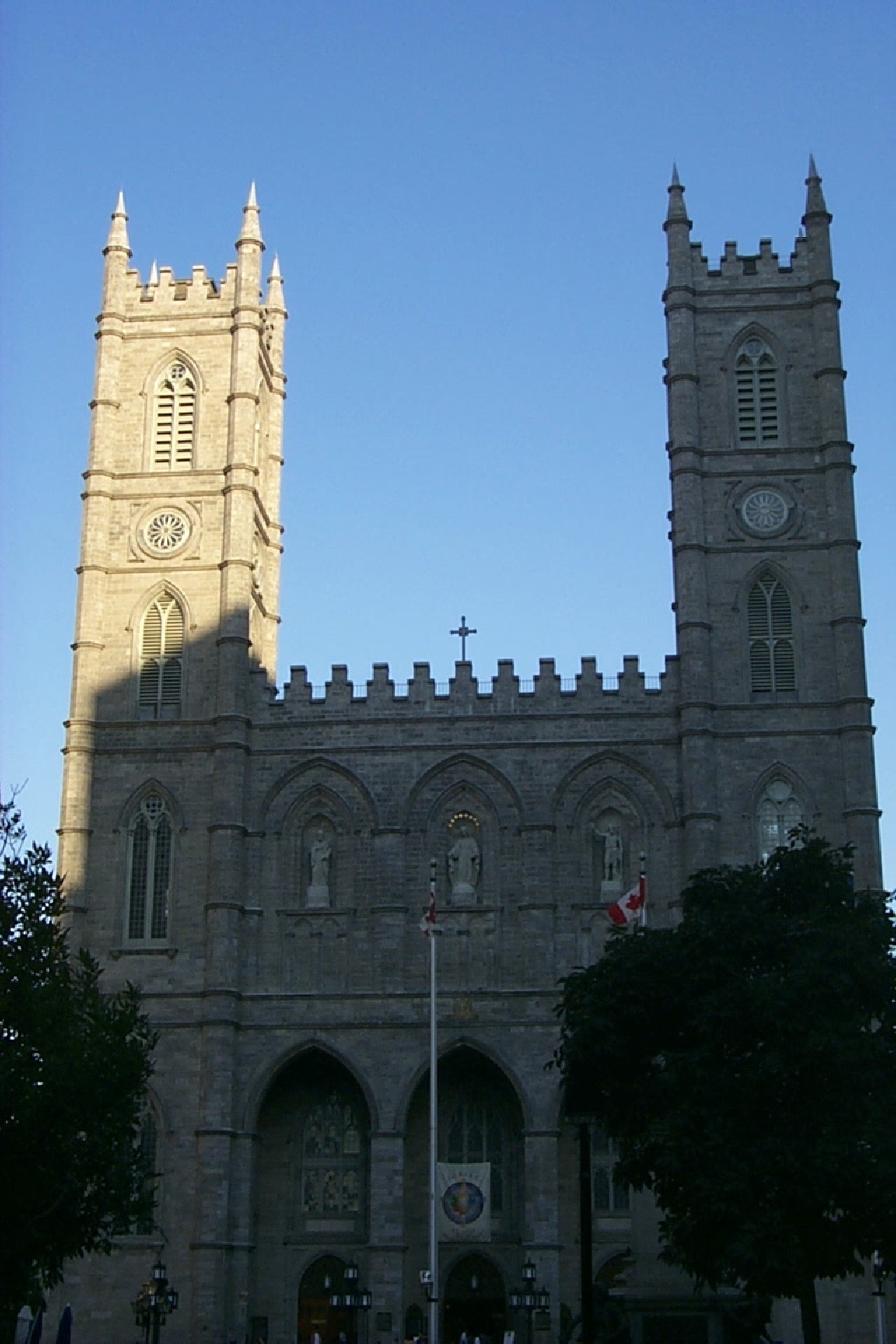 2000/08(August)/Tremblant_Canada/1024x768_2000-08-25-2153-Notre-Dame-Cathedral.JPG