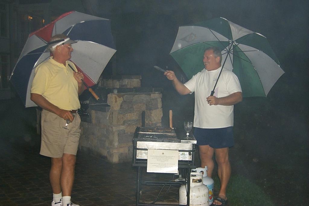 2000/08(August)/Tremblant_Canada/1024x768_2000-09-01-2240-cookin-steaks.JPG