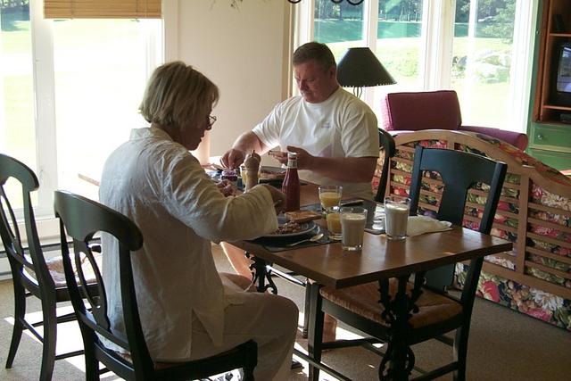 2000/08(August)/Tremblant_Canada/640x480_2000-08-27-2174-Breakfast.JPG