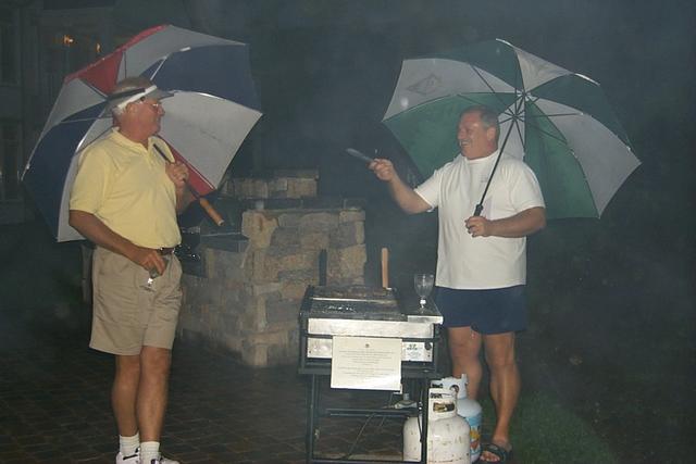 2000-09-01-2240-cookin-steaks.JPG