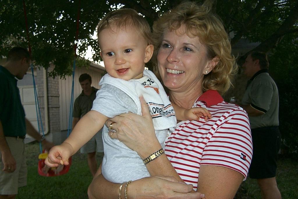 2000/08(August)/Welcome_Back_to_Austin/1024x768_2000-08-11-2043-Chance-Grandma.JPG