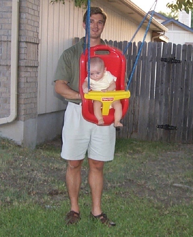 2000/08(August)/Welcome_Back_to_Austin/640x480_2000-08-11-2031-Justin-Vale-Swing.JPG