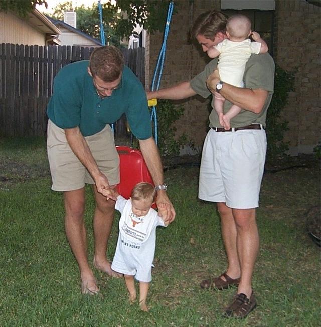 2000/08(August)/Welcome_Back_to_Austin/640x480_2000-08-11-2040-Travis-Justin-Vale-Chance.JPG