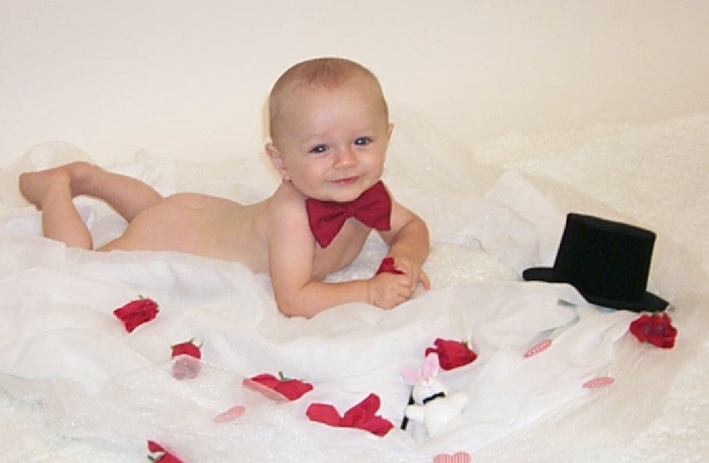 2000/09(September)/1024x768_2000-09-18-2351-Vale-Nude-Hearts.JPG