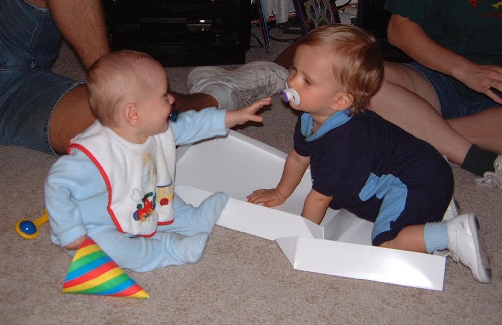 2000/10(October)/Chance_First_Birthday/1024x768_2000-10-05-Chance-Birthday-Vale.JPG