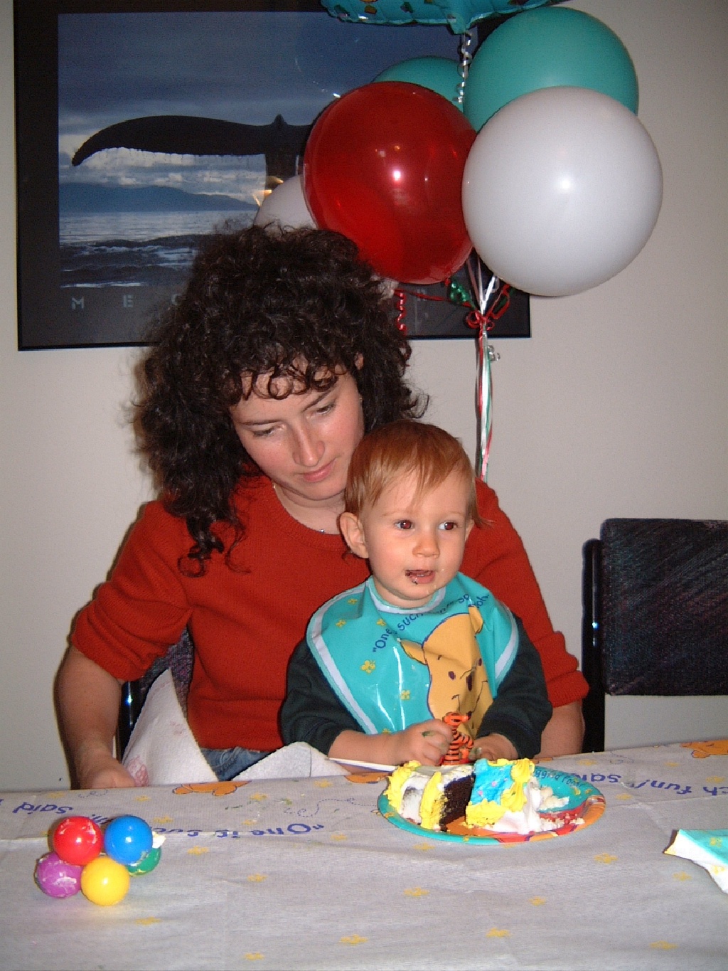2000/10(October)/Chance_First_Birthday/1024x768_2000-10-07O-Susie-Chance-Cake-Balloons.JPG