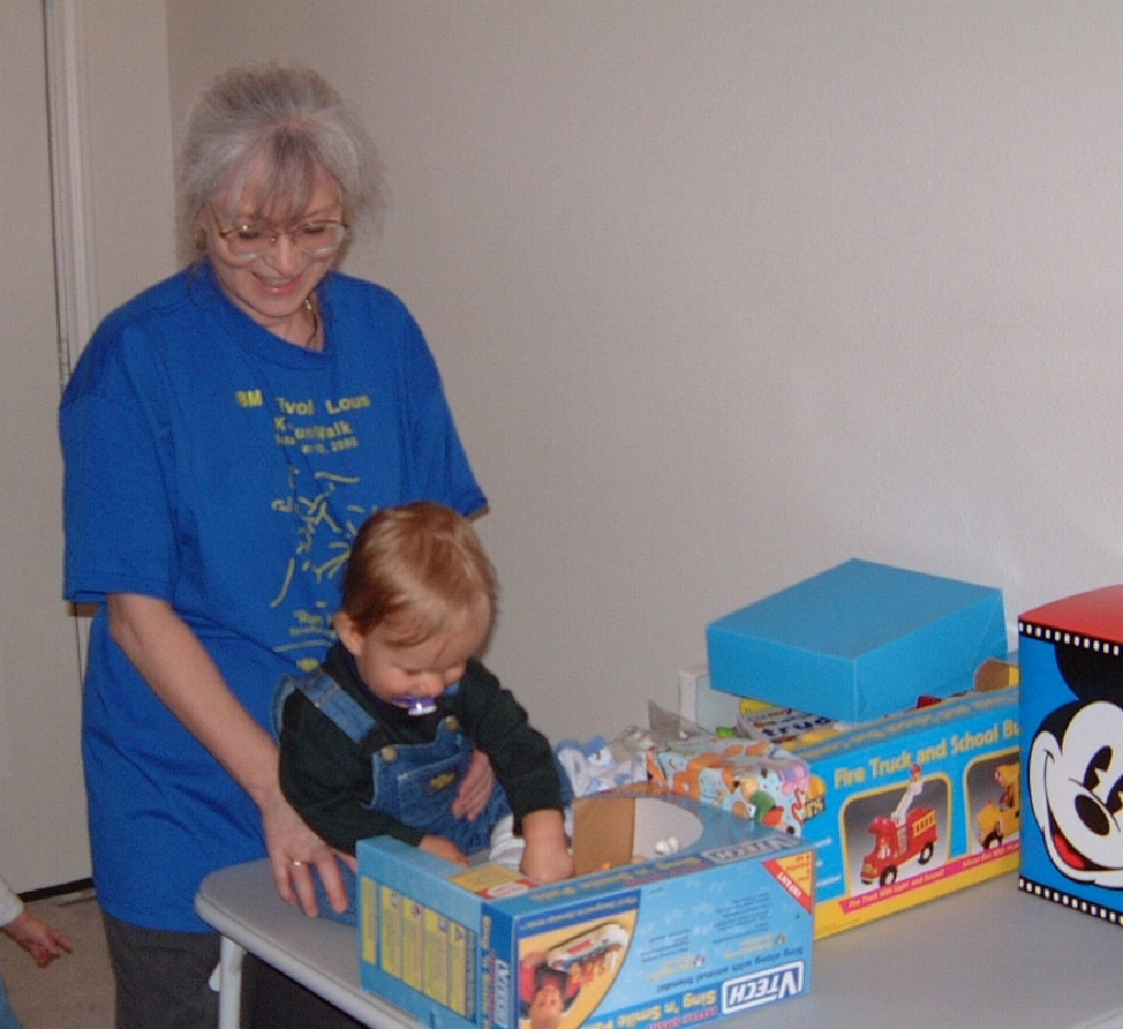 2000-10-07V-Playing-with-new-toys.JPG