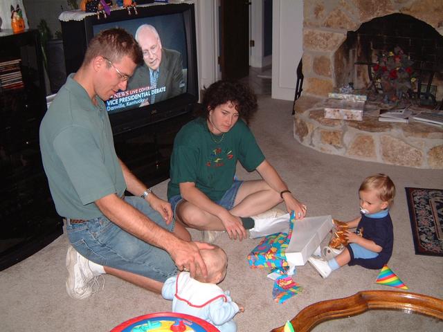 2000/10(October)/Chance_First_Birthday/640x480_2000-10-05-Chance-Birthday-Vale-Travis-Susie2.JPG
