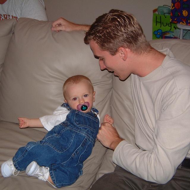 2000/10(October)/Chance_First_Birthday/640x480_2000-10-07R-Vale-Josh.JPG