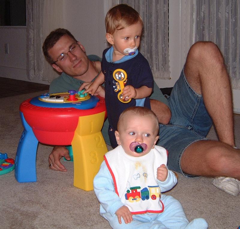 2000/10(October)/Chance_First_Birthday/800x600_2000-10-05-Chance-Birthday-Vale-Travis.JPG