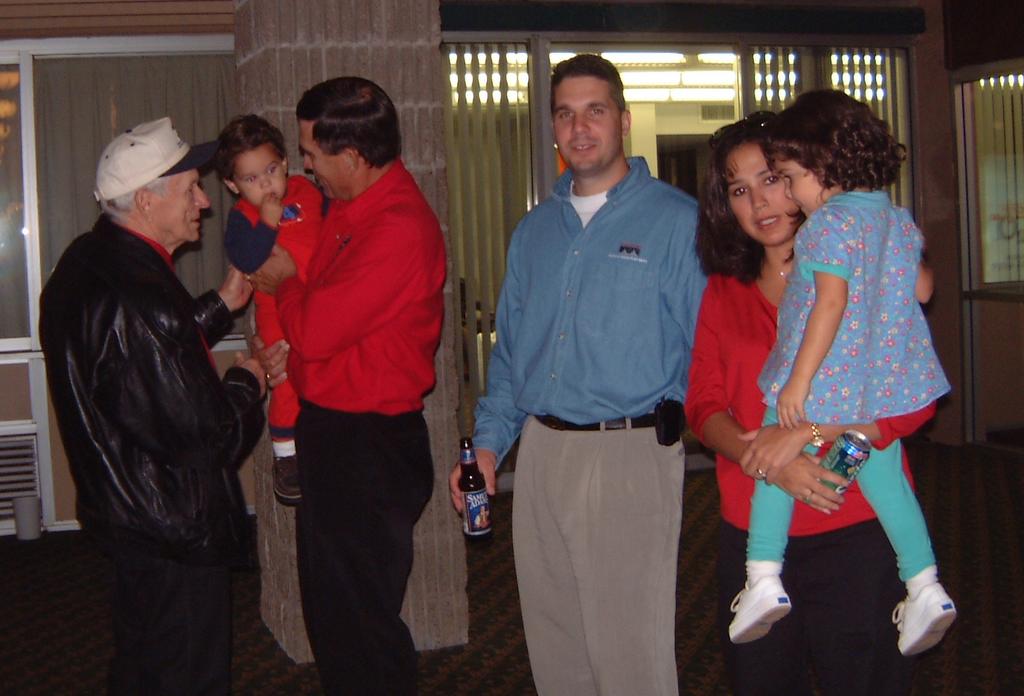 2000/10(October)/SD_Scott_Reunion/1024x768_2000-10-26-14-Holidome.JPG