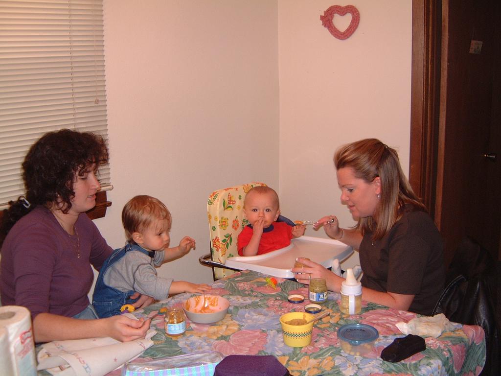 2000-10-28-11-Lunch-Lake-House-Susie-Chance-Vale-Katie.JPG