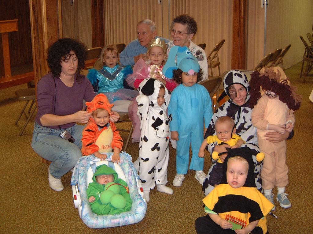 2000-10-28-34-Church-Basement-Costume-Party-Grandma-Grandpa-Scott-kids.JPG