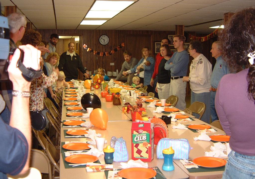 2000/10(October)/SD_Scott_Reunion/1024x768_2000-10-28-36-Turkey-Dinner.JPG