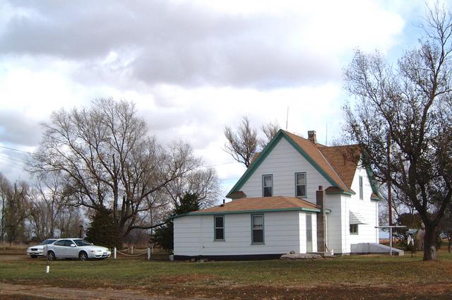 2000-10-23-4-Fresh-Painted-Farm-House.JPG