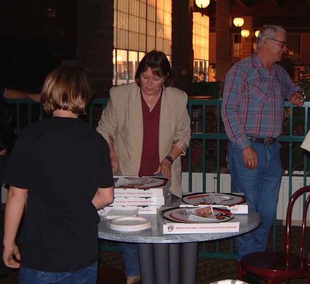 2000/10(October)/SD_Scott_Reunion/640x480_2000-10-26-18-Holidome.JPG
