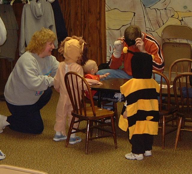 2000/10(October)/SD_Scott_Reunion/640x480_2000-10-28-16-Church-Basement-Costume-Party-Gabrielle-Vale-Dylan.JPG
