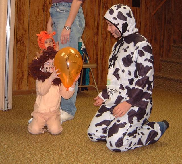 2000-10-28-19-Church-Basement-Costume-Party-Gabrille-Shannon.JPG
