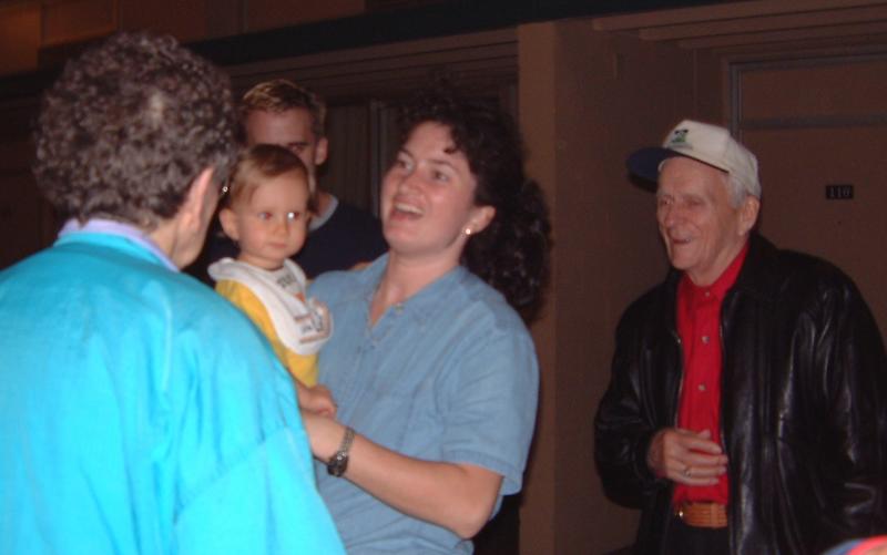 2000/10(October)/SD_Scott_Reunion/800x600_2000-10-26-12-Holidome.JPG