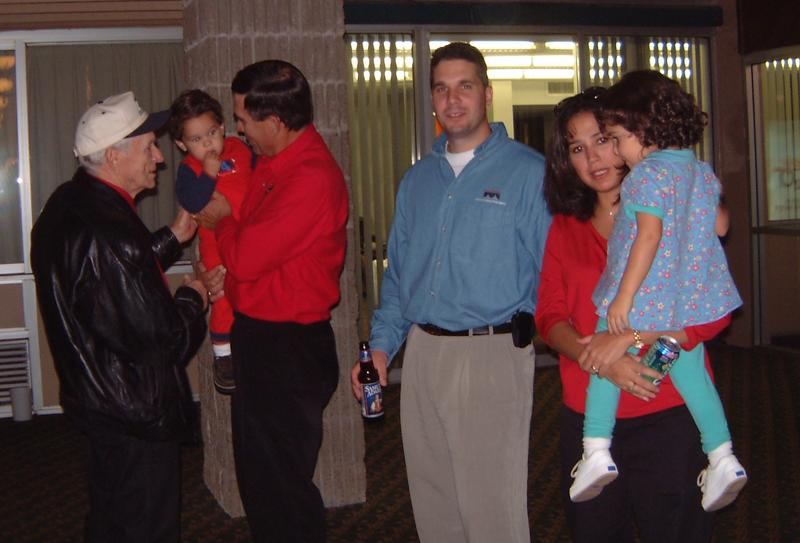 2000/10(October)/SD_Scott_Reunion/800x600_2000-10-26-14-Holidome.JPG