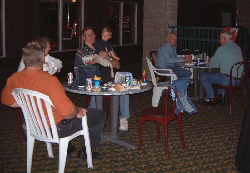 2000/10(October)/SD_Scott_Reunion/800x600_2000-10-27-53-Holidome.JPG