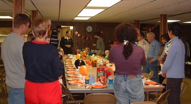 2000/10(October)/SD_Scott_Reunion/800x600_2000-10-28-37-Church-Basement-Turkey-Dinner.JPG