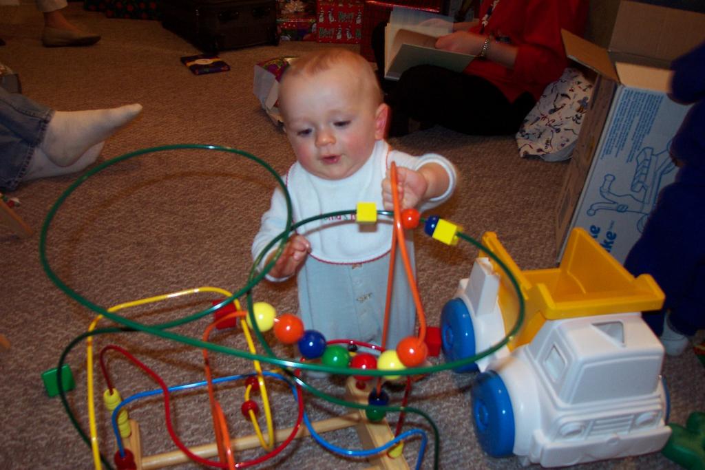 2000/12(December)/Family_Christmas_Fun/1024x768_2000-12-21-24_Vale_Beads.JPG