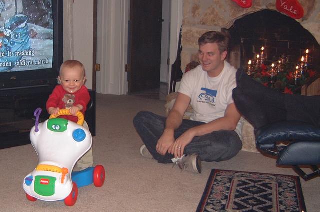 2000/12(December)/Family_Christmas_Fun/640x480_2000-12-24-01_Vale_new_walker.JPG