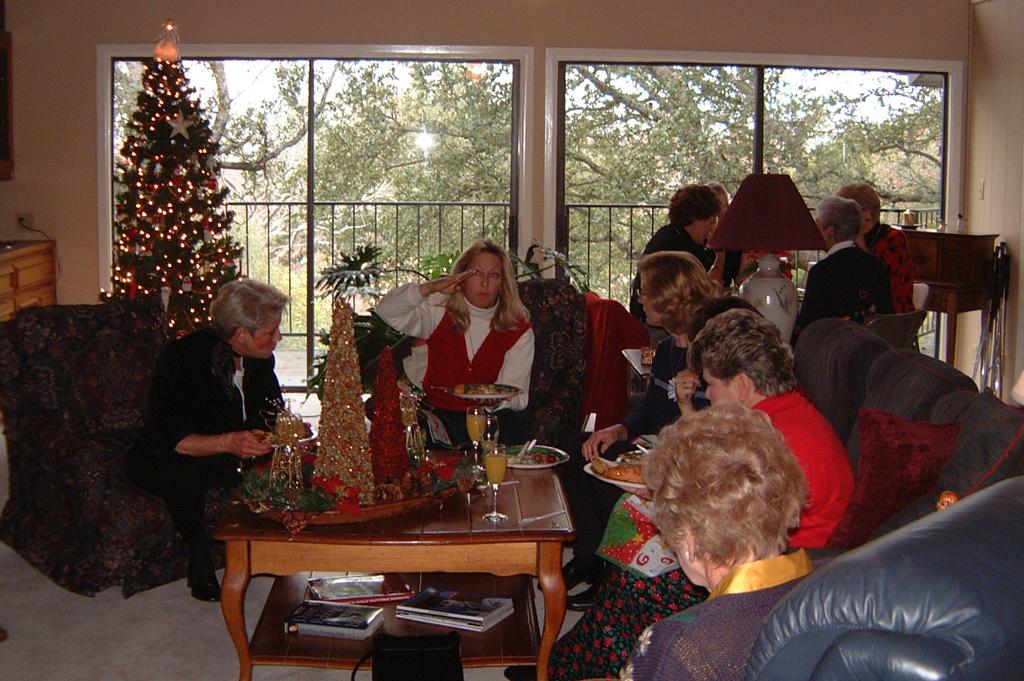 2000/12(December)/Lost_Creek_LGA_Christmas_Luncheon/1024x768_2000-12-09-105941AA.JPG