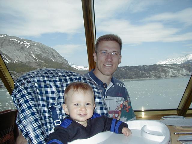 2000/GRANDMAS_FAVORITES/640x480_2000-07-07-Alaska-Cruise-07-Travis-Chance-Dinner.jpg