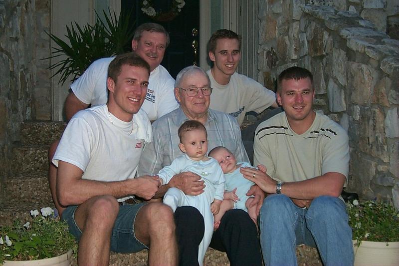 2000/GRANDMAS_FAVORITES/800x600_2000-04-27-1390-Seven-Hildebrand-Men.JPG