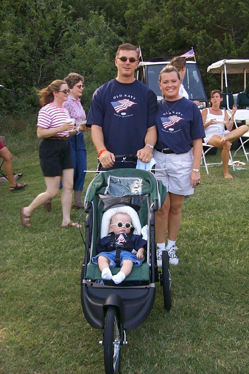 2000/GRANDMAS_FAVORITES/800x600_2000-07-03-1750-Katie-Justin-Vale.JPG